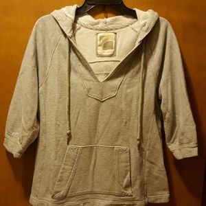 Gray quarter sleeve hoodie